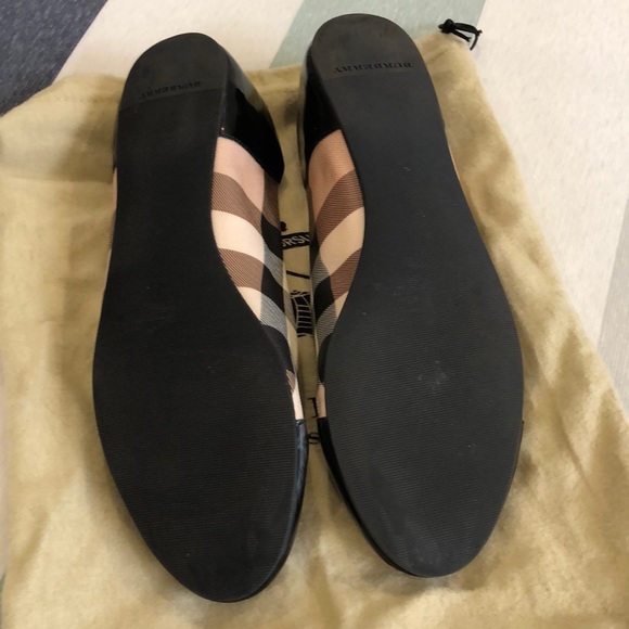 Authentic Burberry Ballet Nova Check Flats - Picture 4 of 5